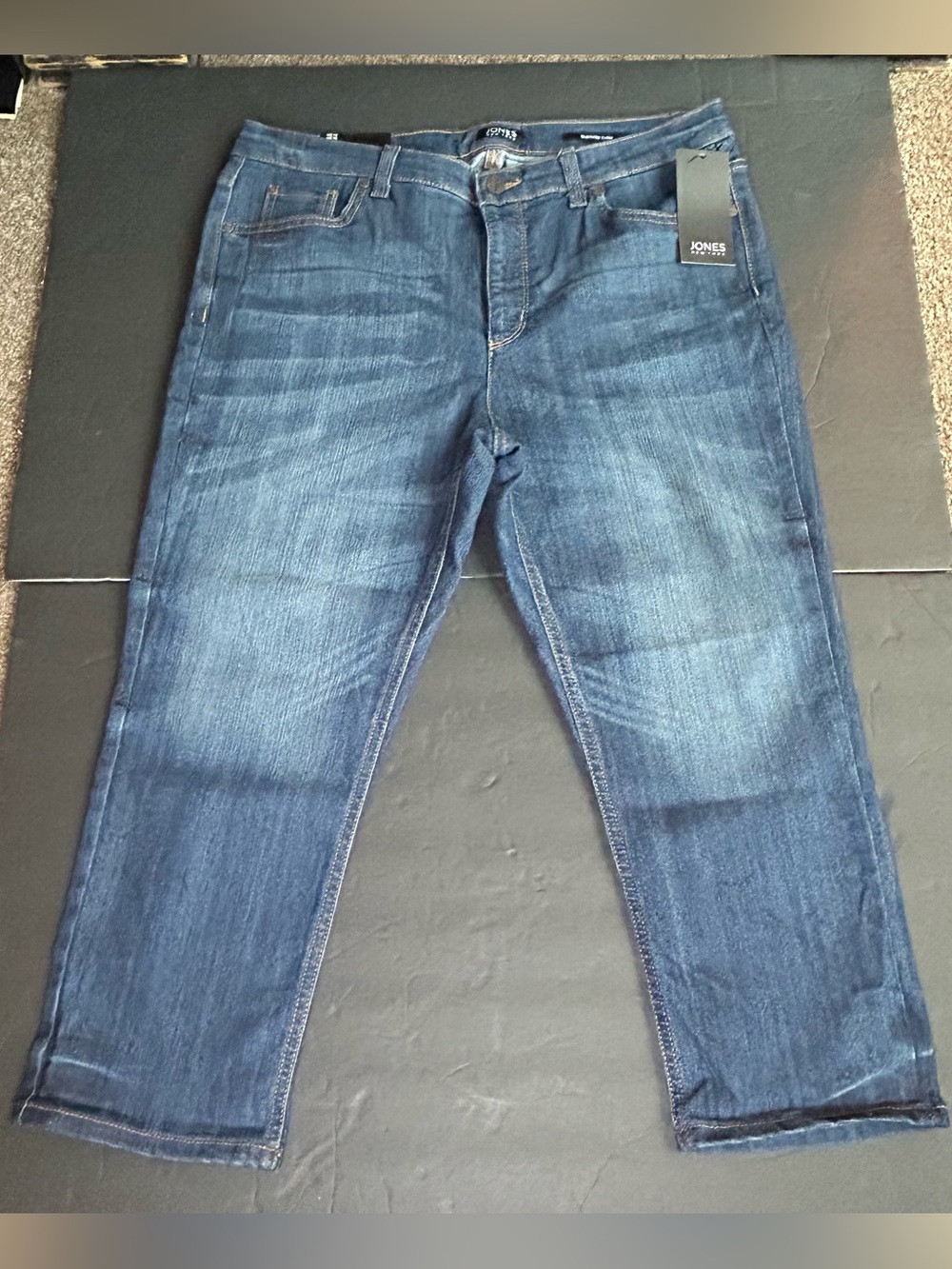 Jones New York Bleecker Capri Denim Blue Size 14 NWT.